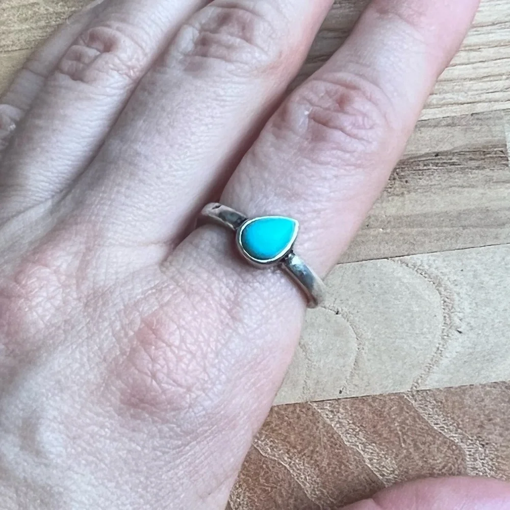 Vintage silver turquoise teardrop ring